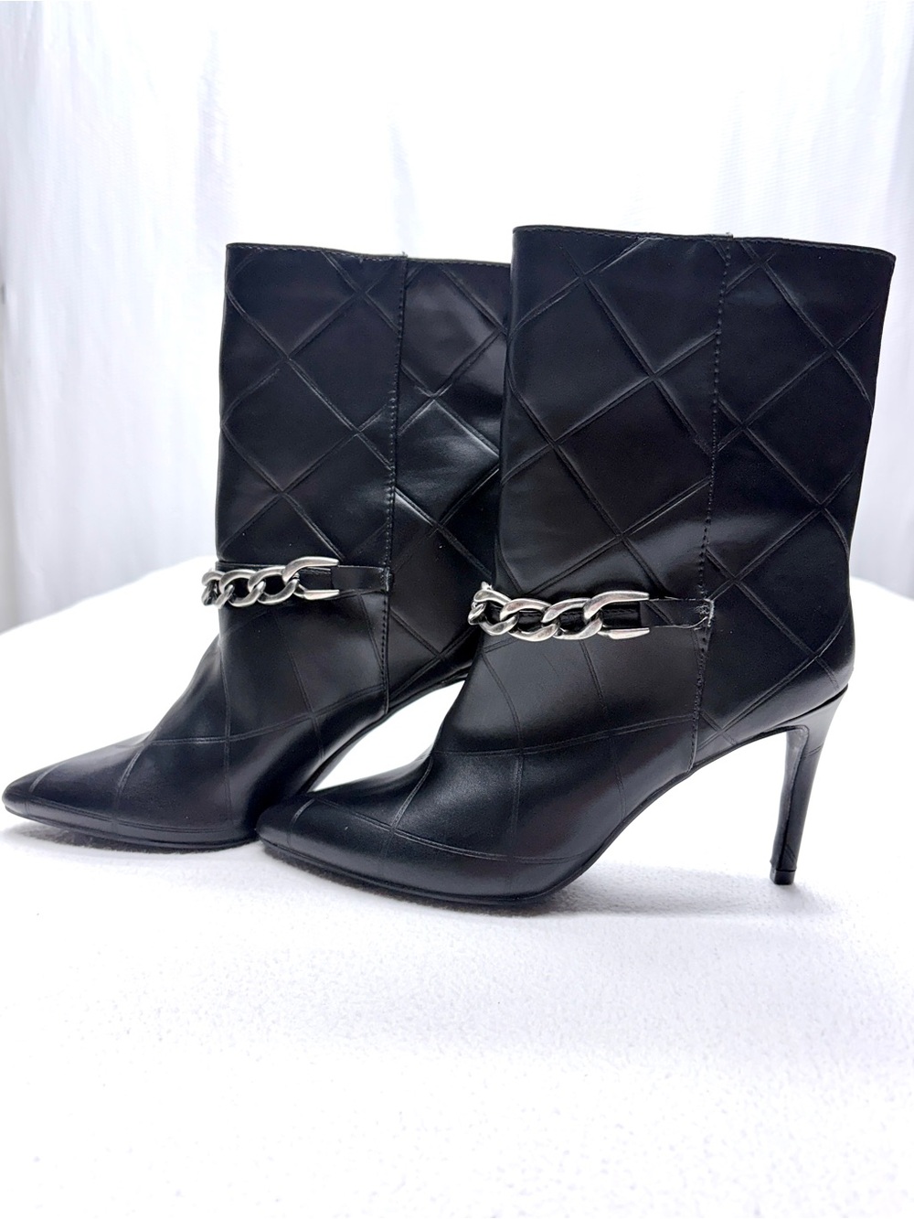 Chinese Laundry Elisha Booties Womens 6 Black Quilted Chain Stiletto NWOT